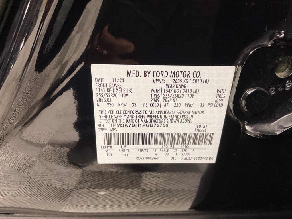 Used 2023 Ford Explorer XLT w/ Equipment Group 202A RWD image 28