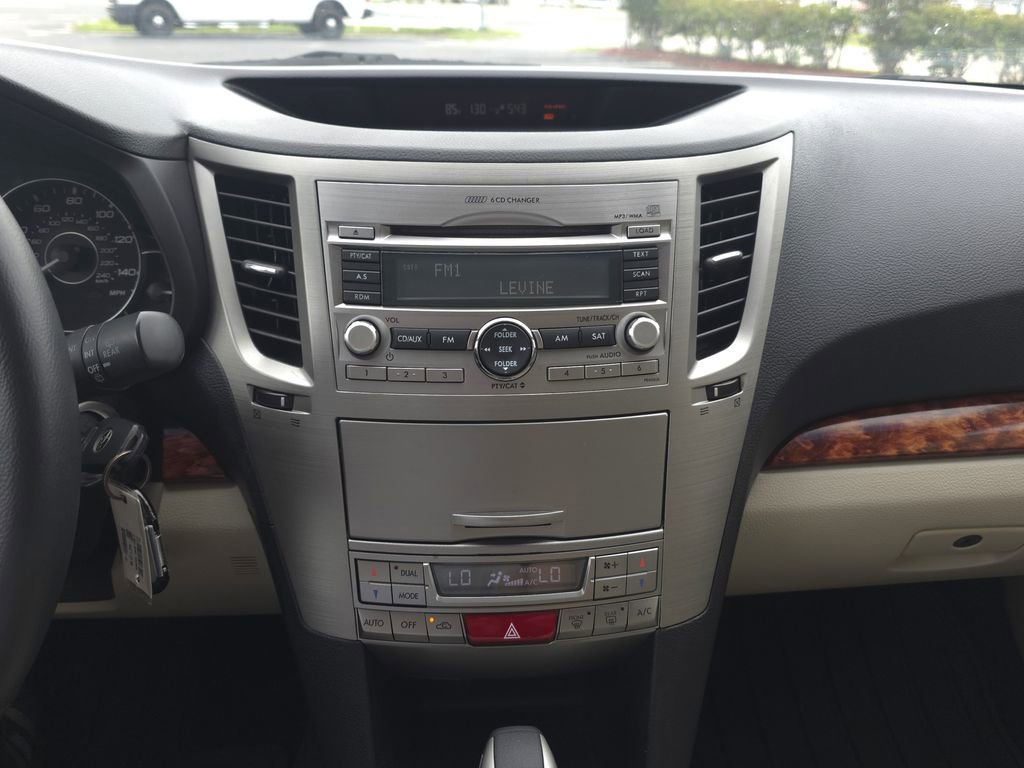 Used 2011 Subaru Outback 2.5i Limited AWD/4WD image 22