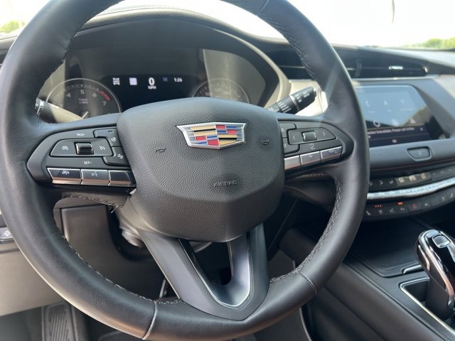 Used 2022 Cadillac XT4 Premium Luxury w/ Technology Package image 9