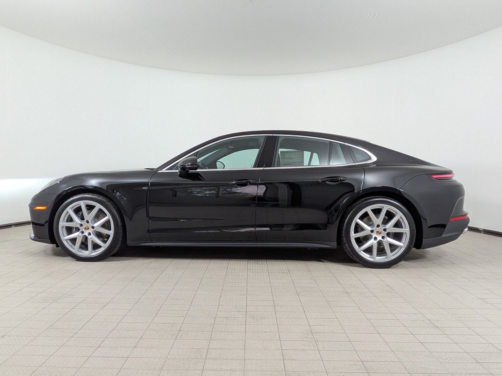 New 2026 Porsche Panamera 4 AWD/4WD image 2