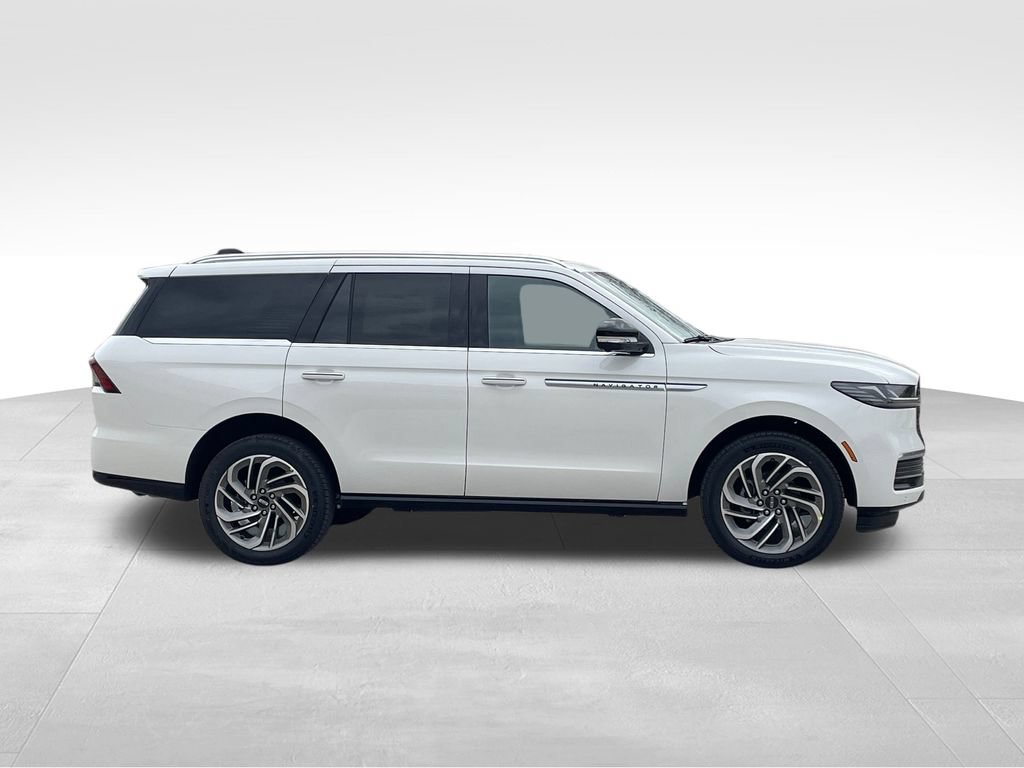 New 2026 Lincoln Navigator Reserve AWD/4WD image 6