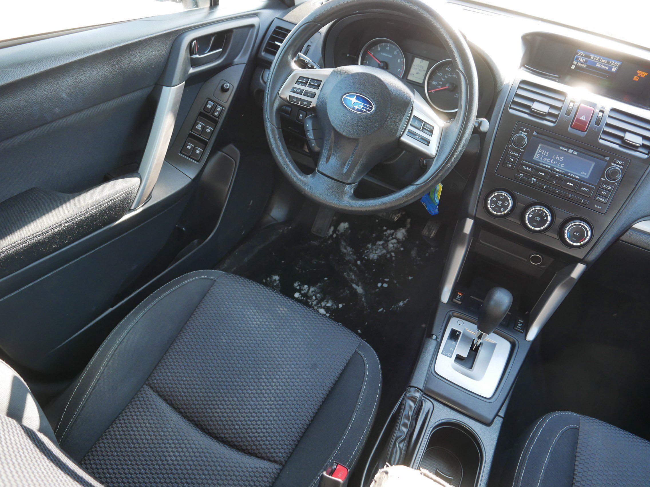 Used 2015 Subaru Forester 2.5i Premium w/ All-Weather Package image 9