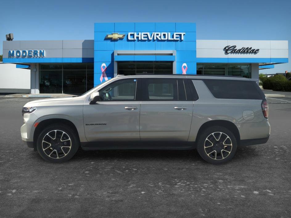 Used 2024 Chevrolet Suburban RST RWD image 2
