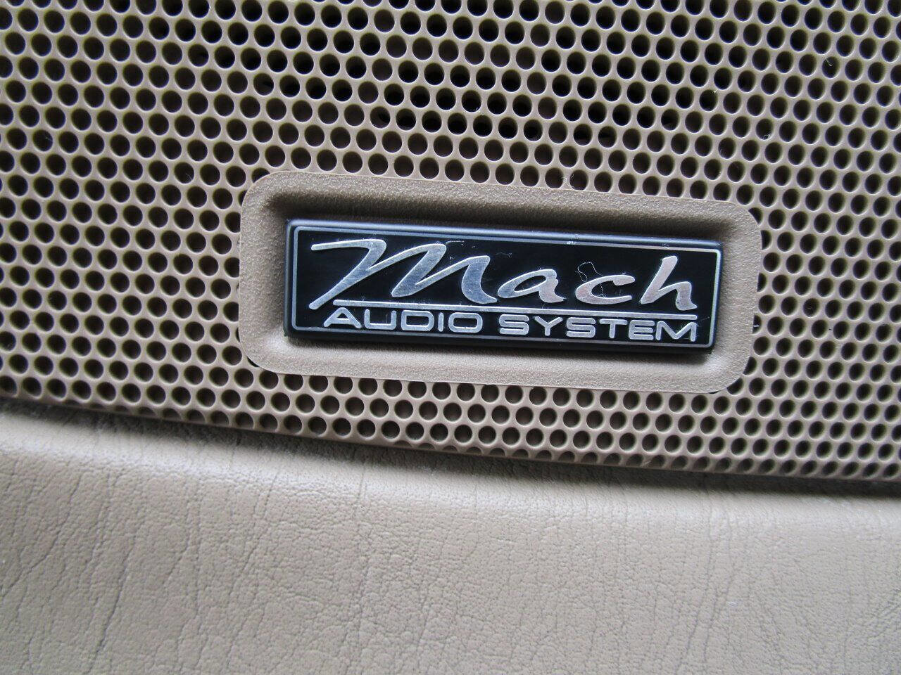 Used 1999 Ford Expedition XLT image 12