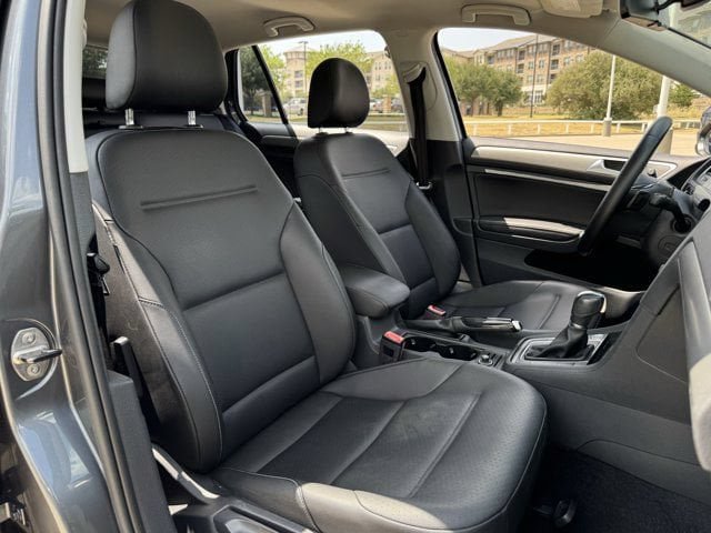 Used 2017 Volkswagen Golf SE FWD image 29