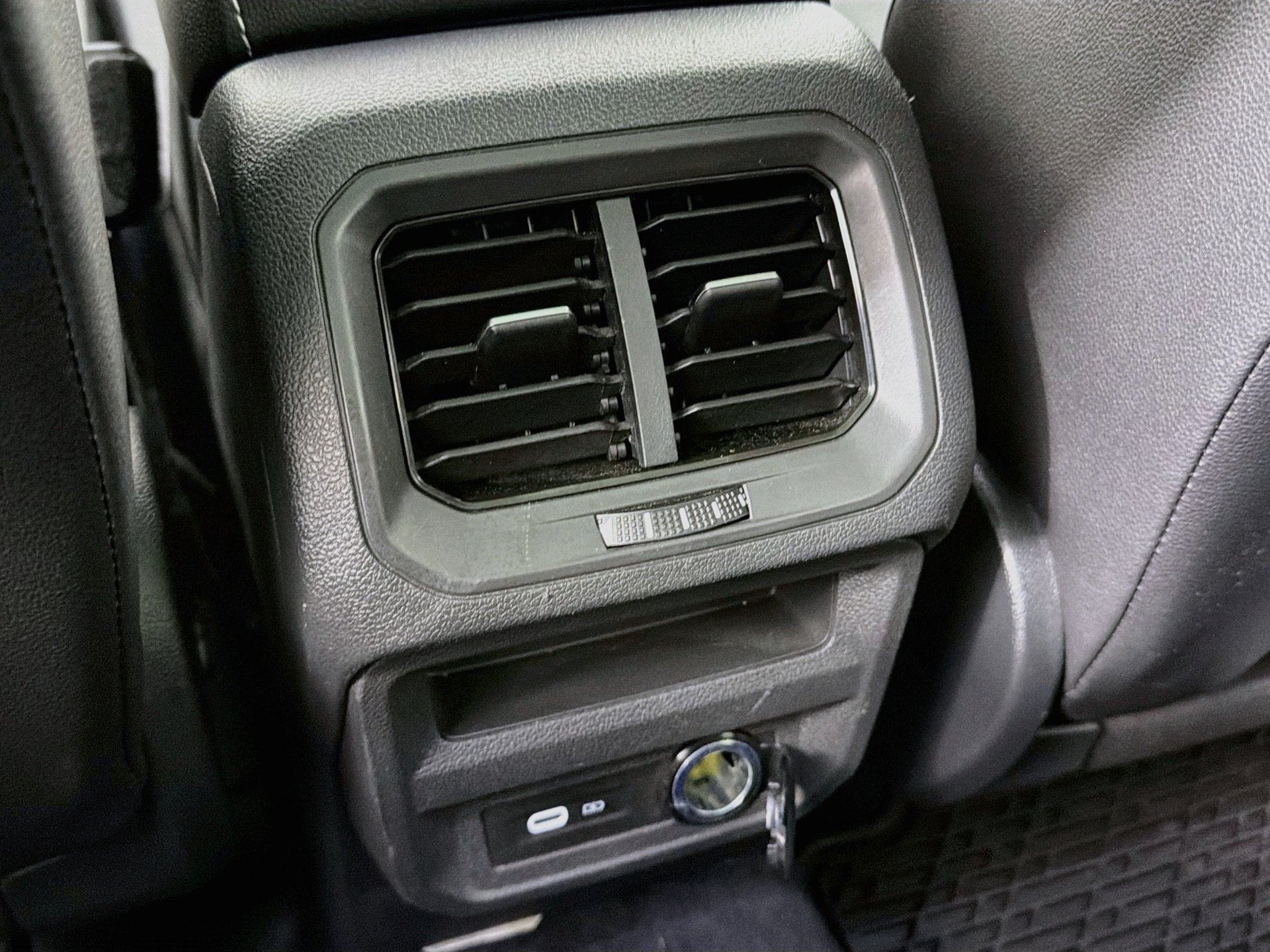 Certified 2021 Volkswagen Tiguan SE FWD image 25
