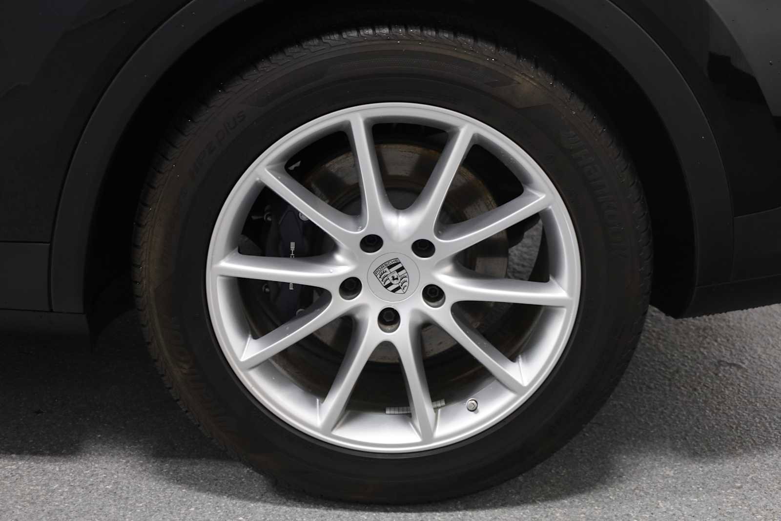 Certified 2024 Porsche Cayenne image 34