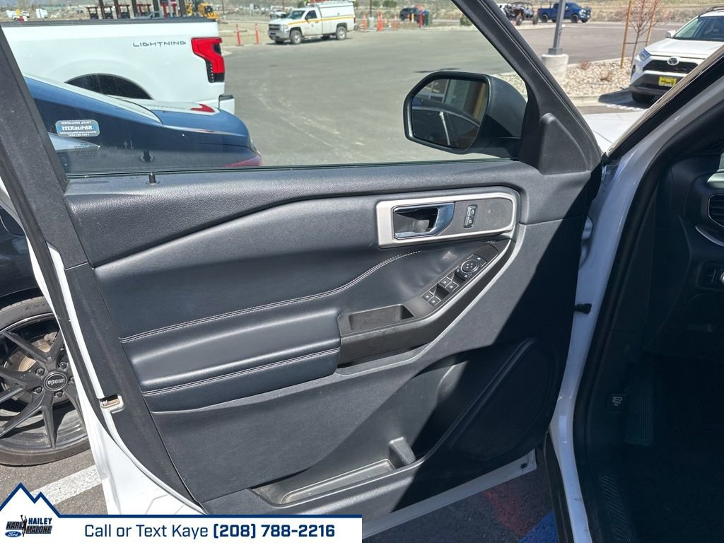 Used 2020 Ford Explorer XLT w/ Equipment Group 202A image 16