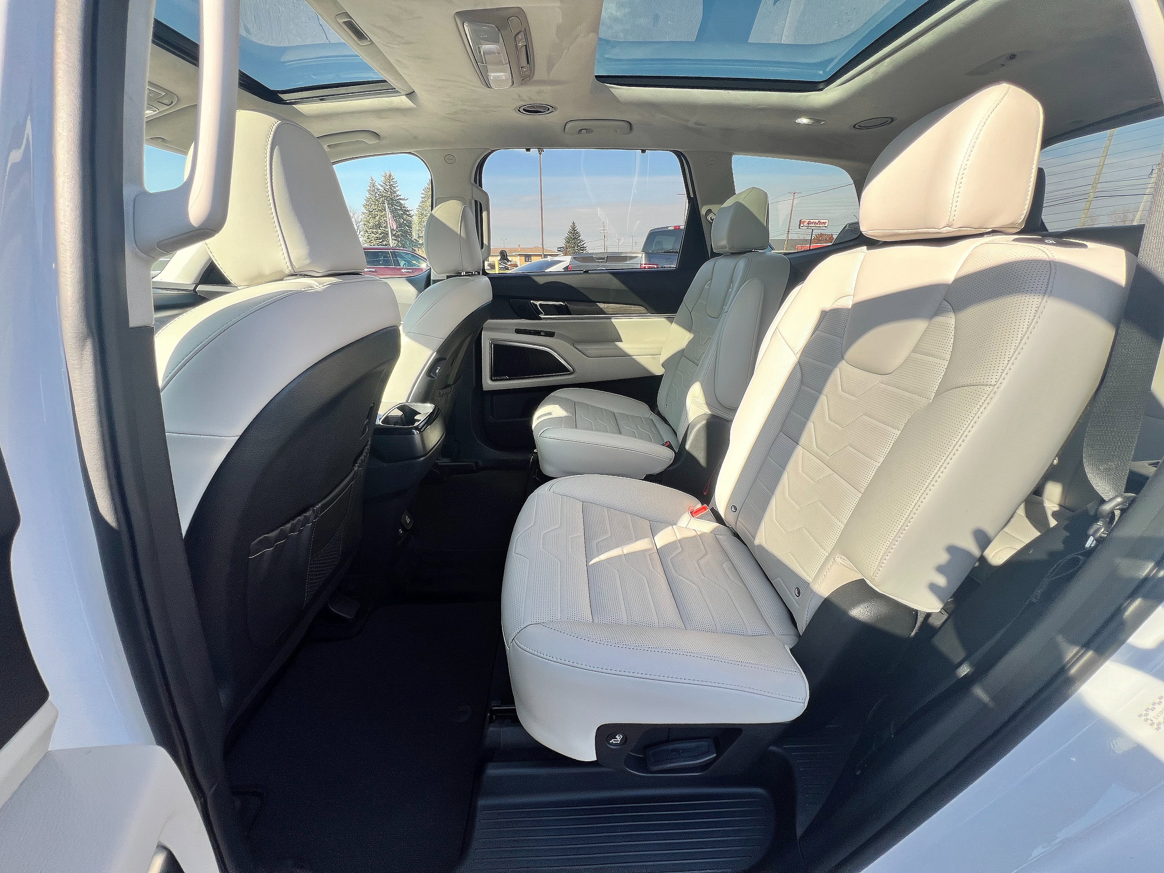 Used 2020 Kia Telluride SX w/ SX Prestige Package image 26