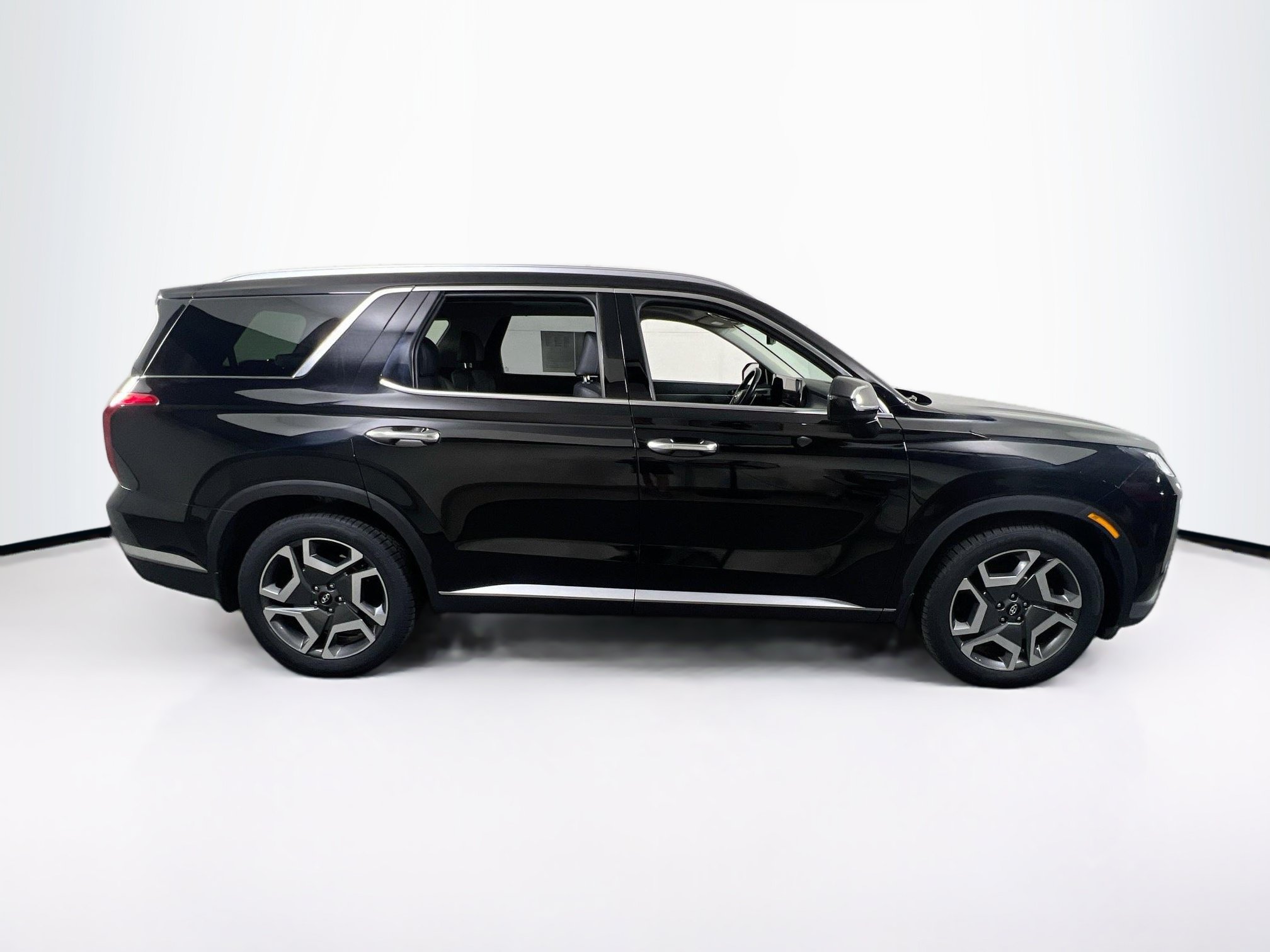 Used 2023 Hyundai Palisade SEL w/ Premium Package AWD/4WD image 4