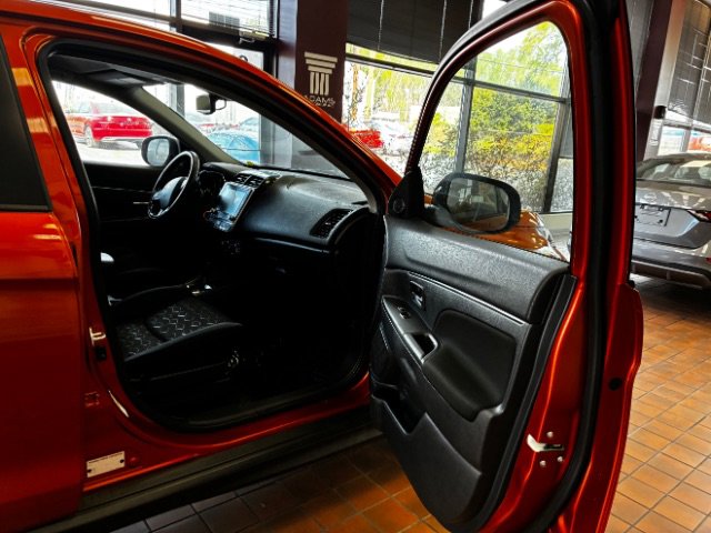 Used 2024 Mitsubishi Outlander Sport AWD image 29