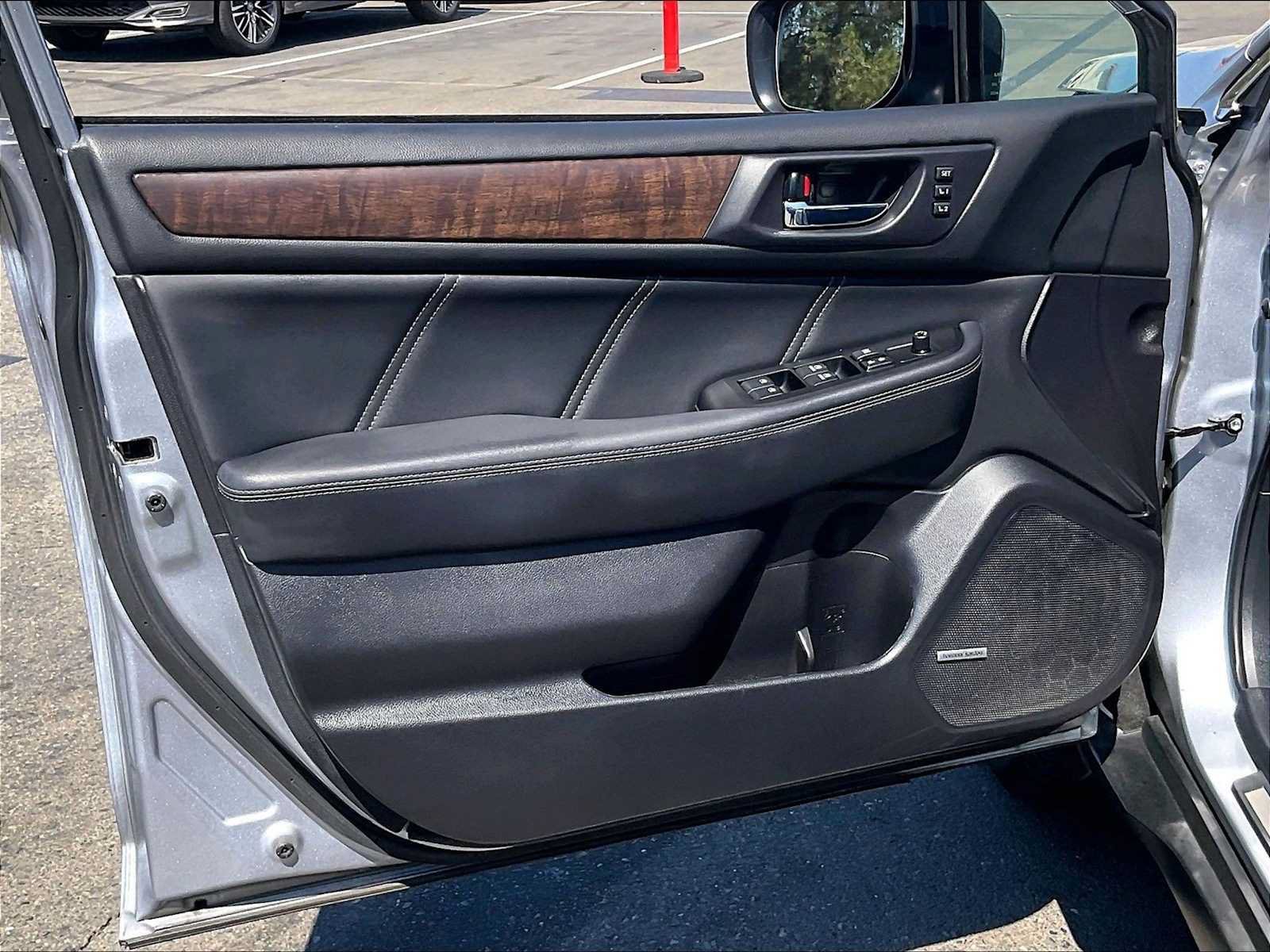 Used 2018 Subaru Outback 2.5i Limited AWD/4WD image 24
