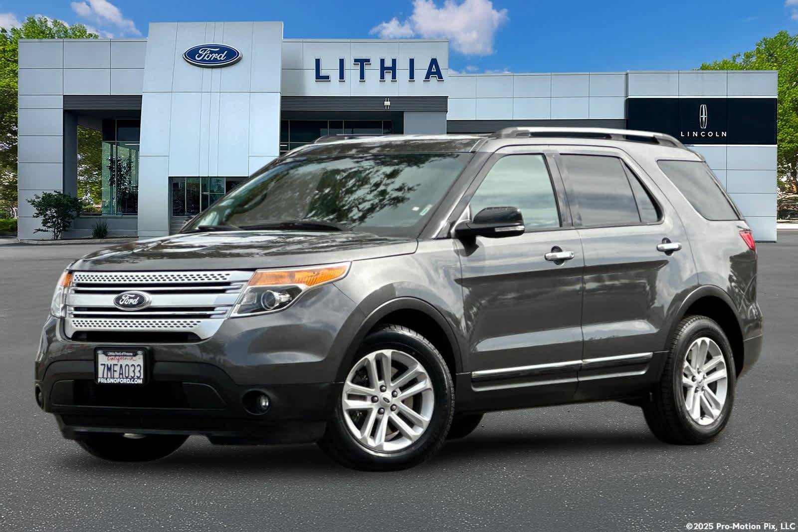 Used 2015 Ford Explorer XLT w/ Equipment Group 202B FWD image 1