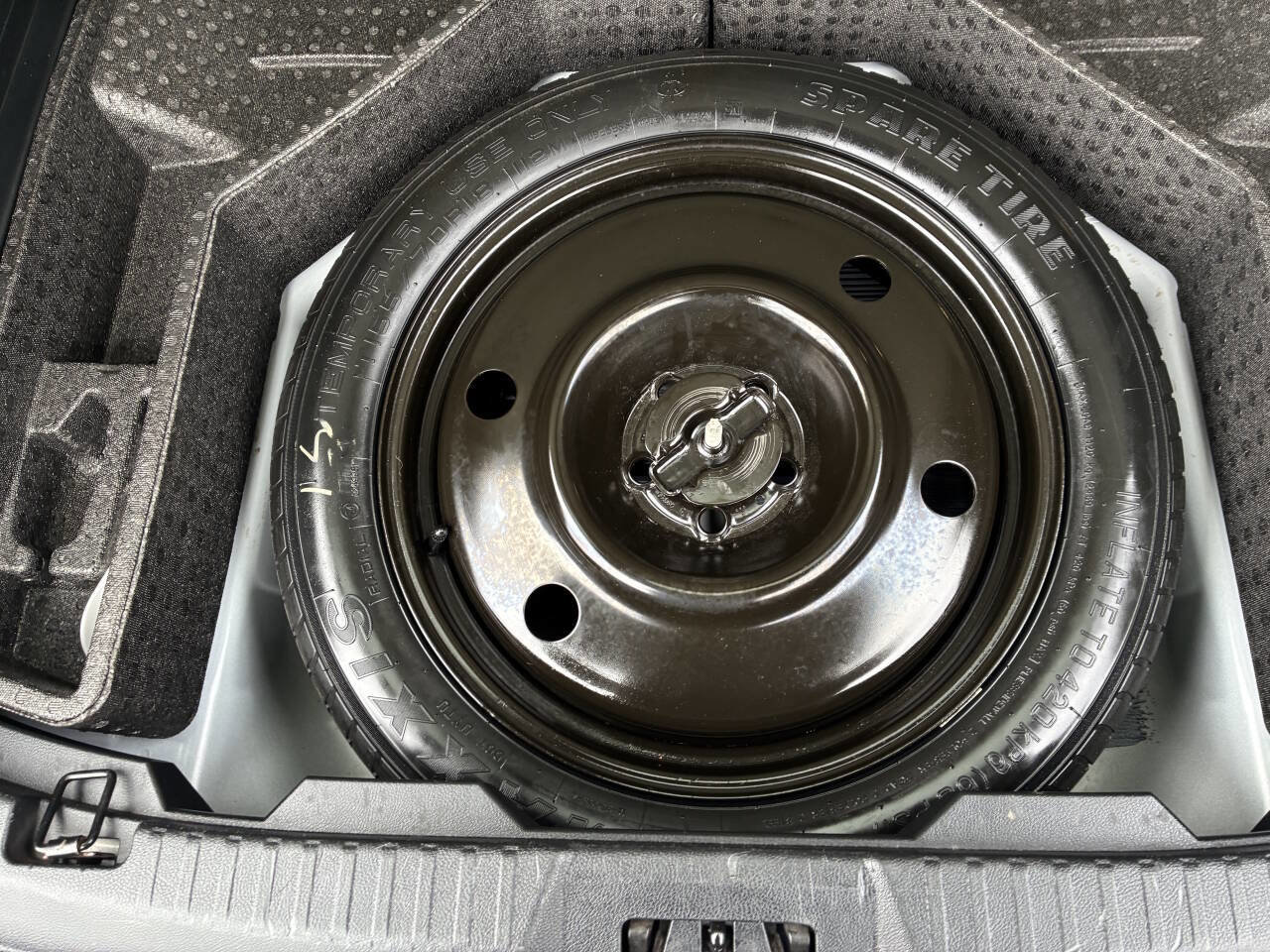 Used 2017 Ford Edge SEL w/ Equipment Group 201A image 12