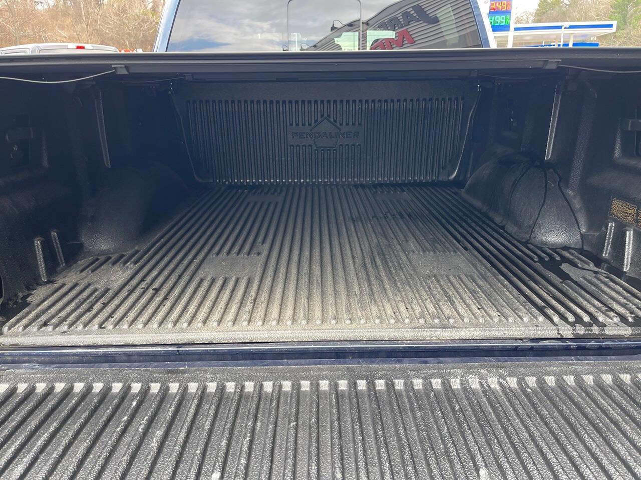 Used 2015 Ford F150 Platinum w/ Trailer Tow Package image 8