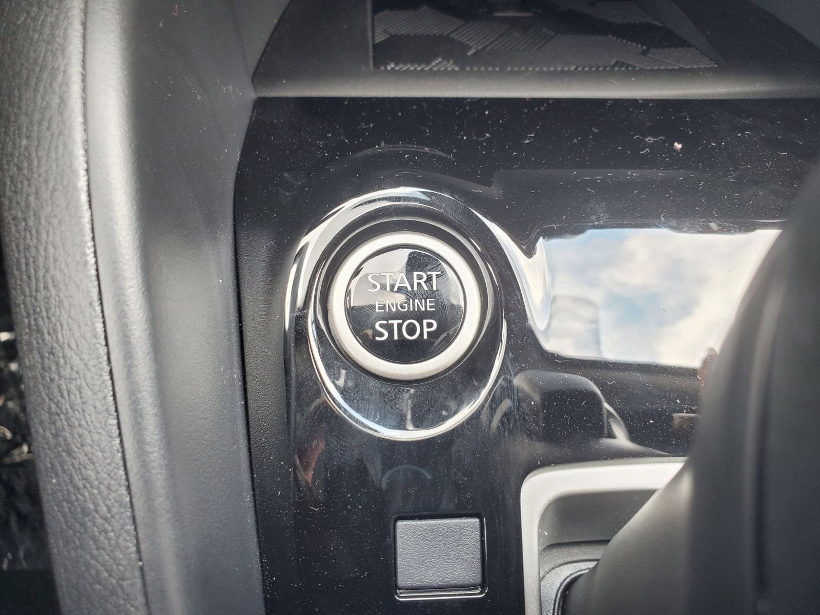 New 2025 Nissan Versa SV w/ Trunk Package image 28