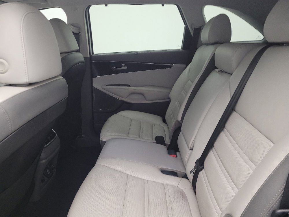 Used 2019 Kia Sorento SX FWD image 18