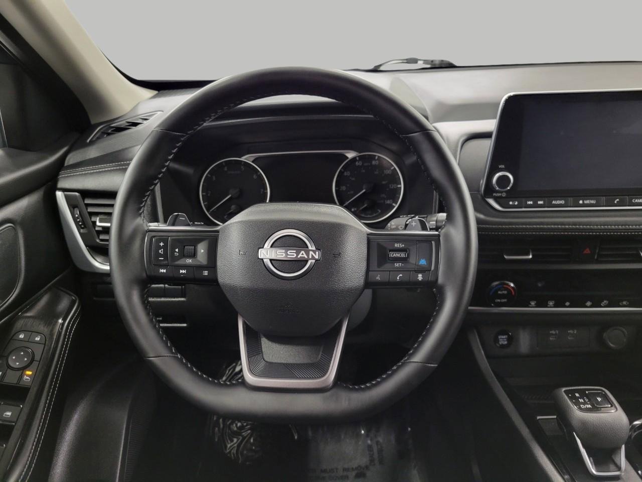 Used 2025 Nissan Rogue SV image 6