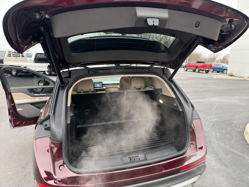 Used 2021 Lincoln Corsair FWD w/ Premium Package image 16