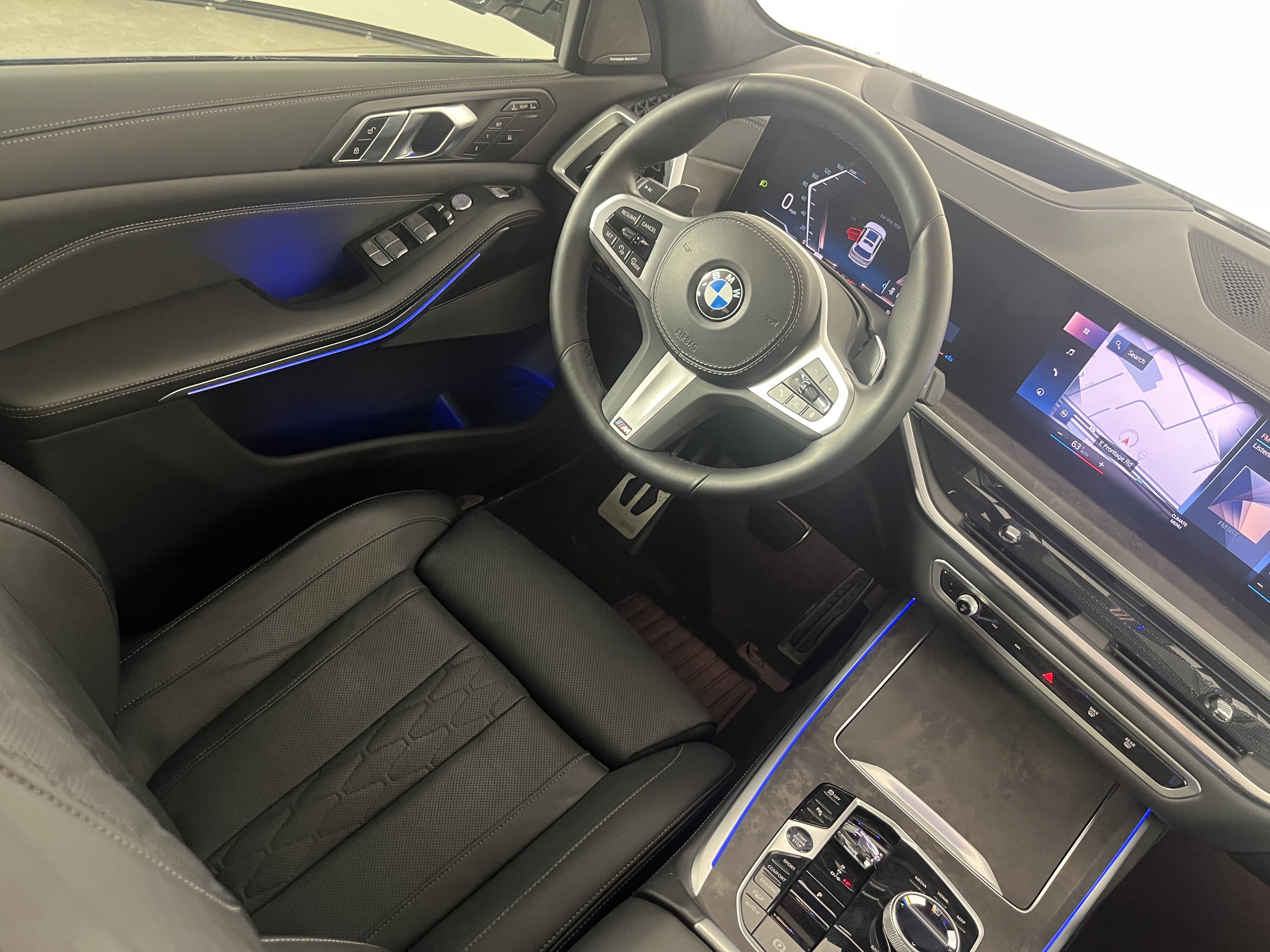 Used 2023 BMW X7 xDrive40i w/ M Sport Package image 9