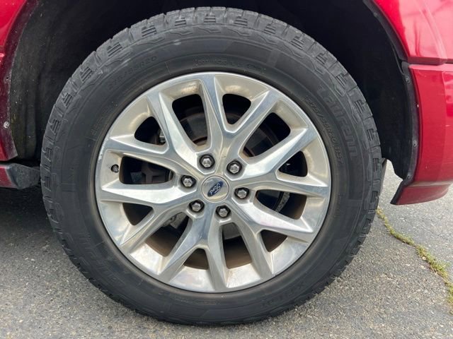 Used 2016 Ford Expedition Limited w/ Equipment Group 301A AWD/4WD image 5