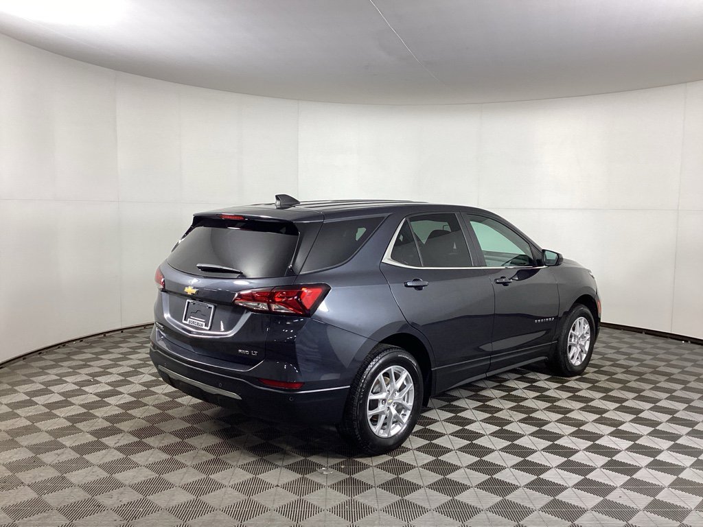Used 2022 Chevrolet Equinox LT image 2