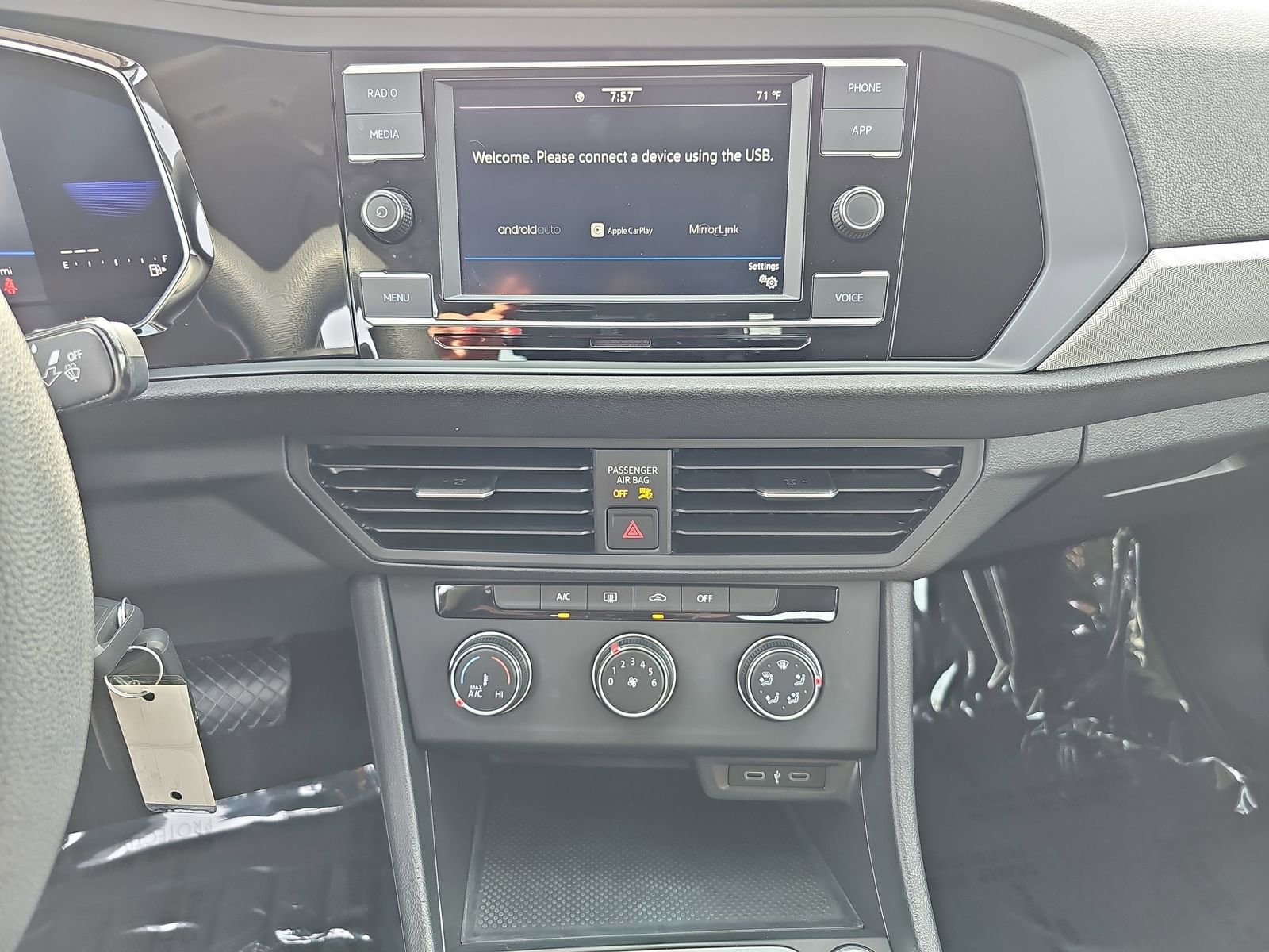 Used 2023 Volkswagen Jetta S image 19