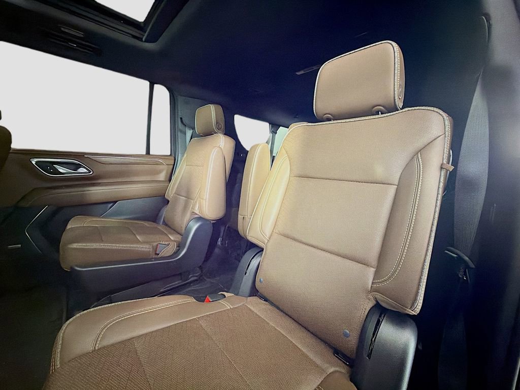 Used 2023 Chevrolet Suburban High Country RWD image 26
