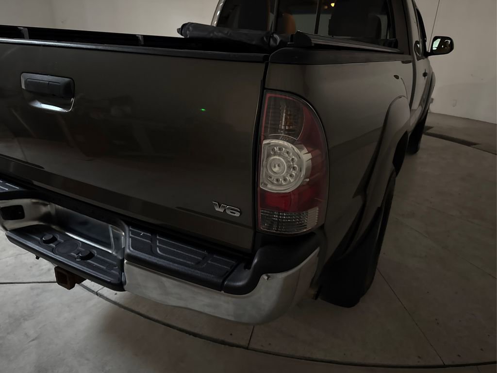 Used 2013 Toyota Tacoma 4x4 Access Cab V6 w/ TRD Off-Road Pkg image 34