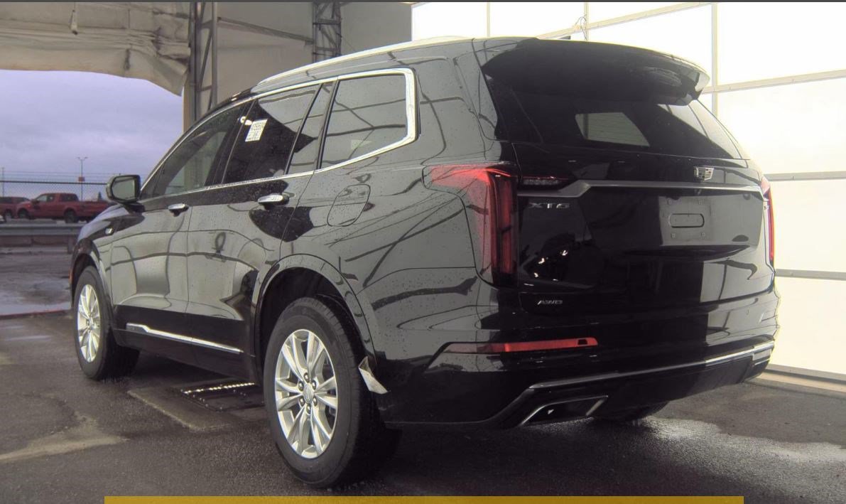 Used 2024 Cadillac XT6 Luxury w/ LPO, Floor Liner Package AWD/4WD image 7