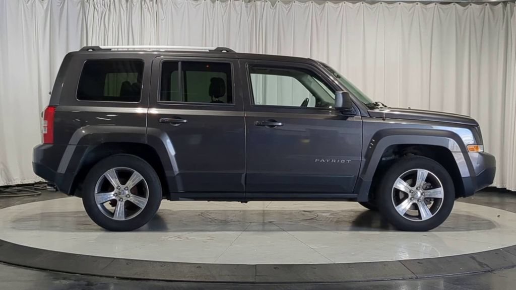 Used 2017 Jeep Patriot High Altitude FWD image 11