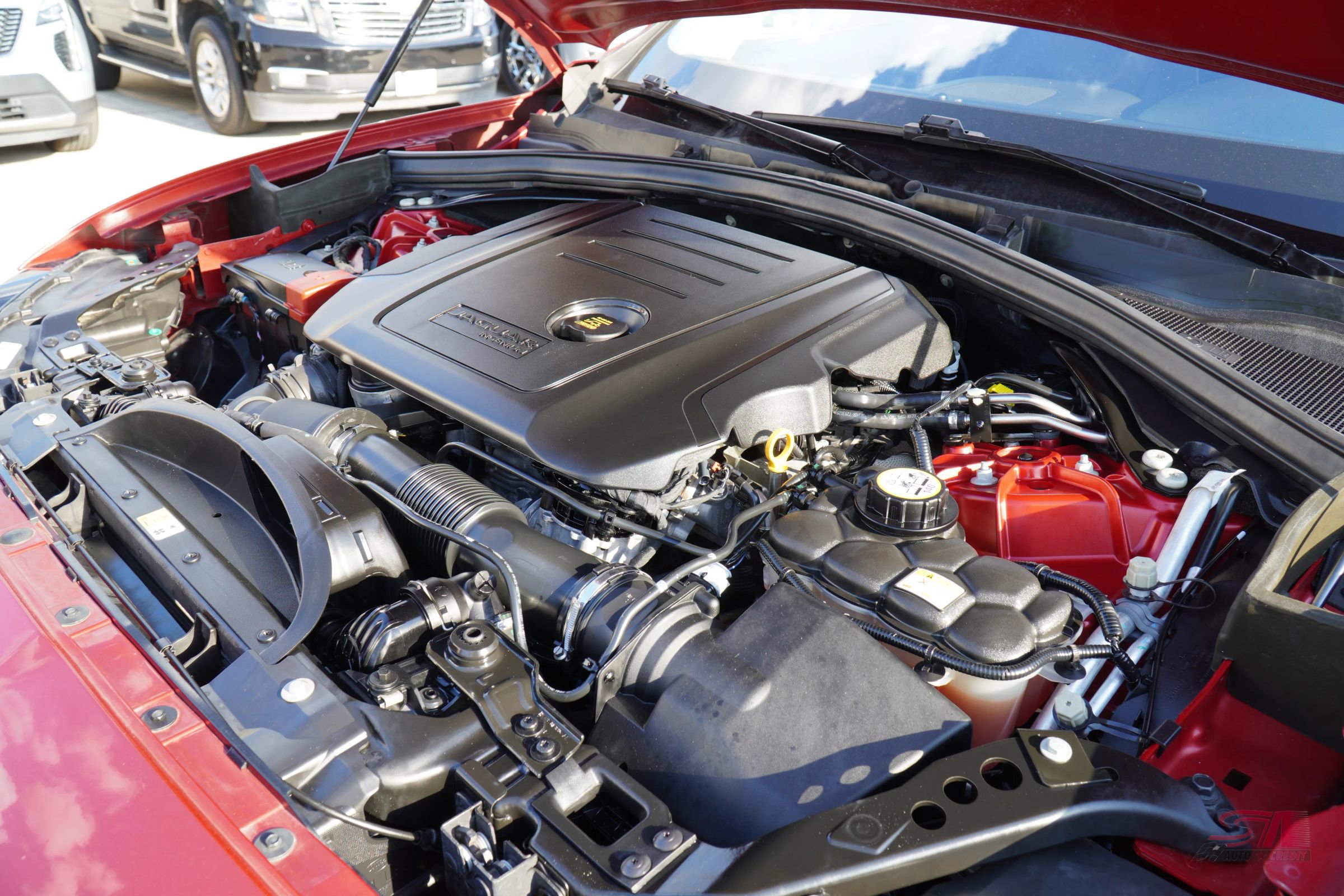 Used 2019 Jaguar F-PACE Premium image 12