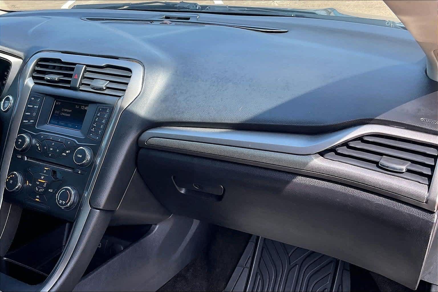 Used 2017 Ford Fusion S FWD image 21