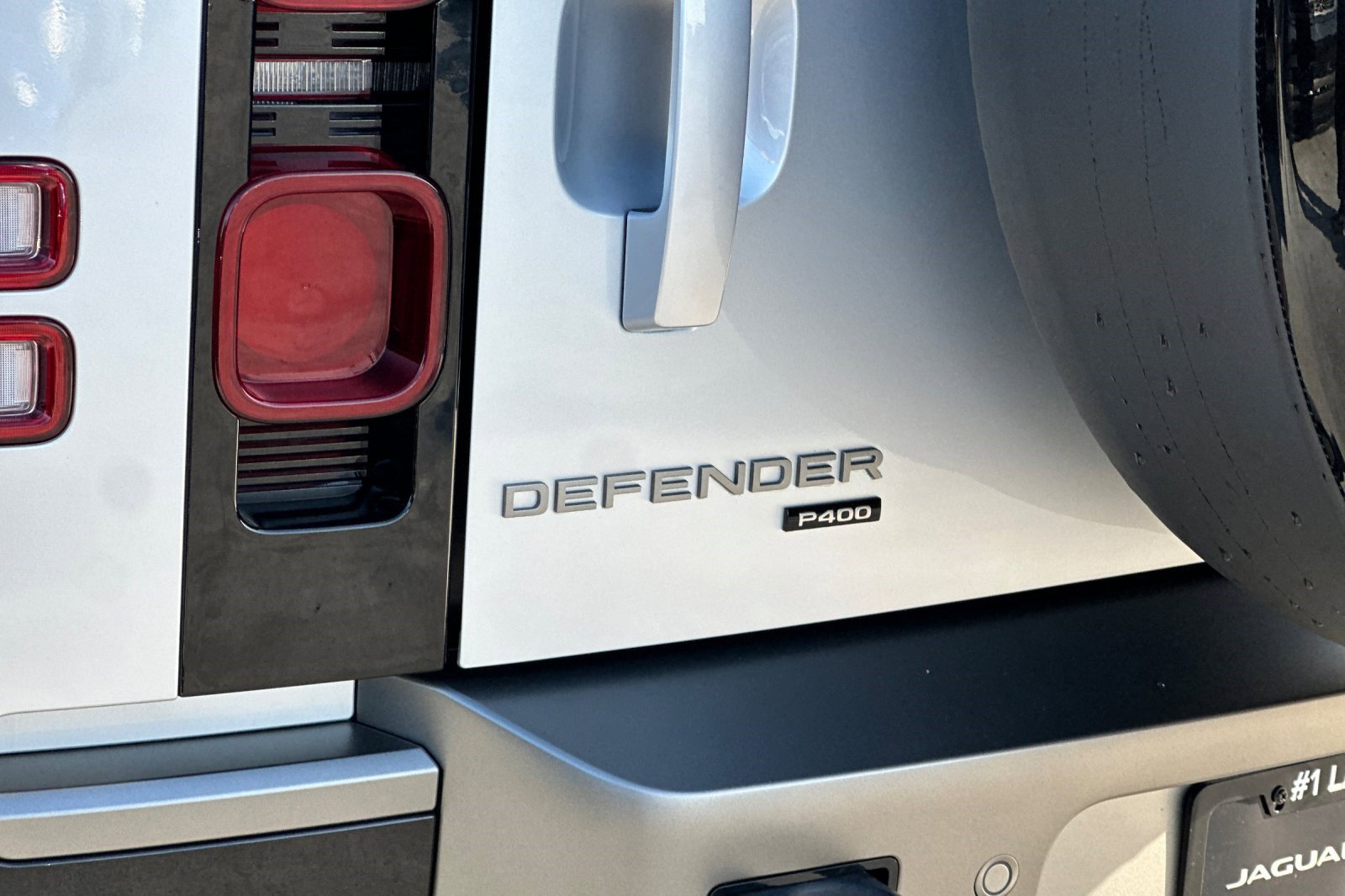 Used 2023 Land Rover Defender 130 X-Dynamic SE image 14