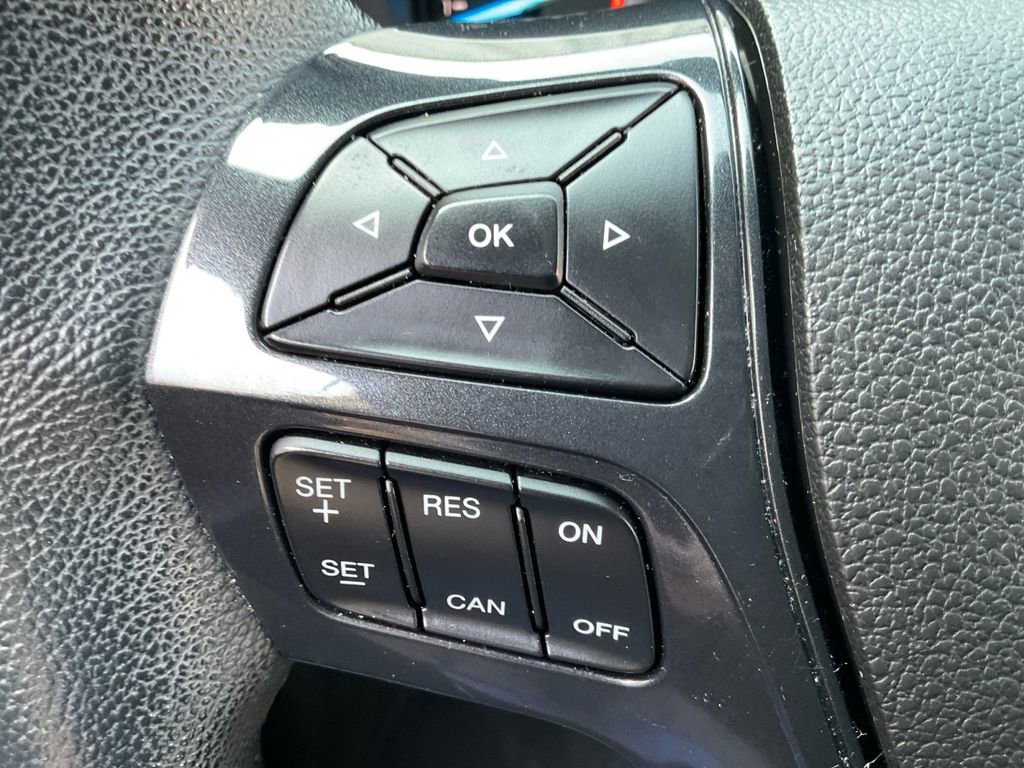 Used 2018 Ford Explorer XLT image 31