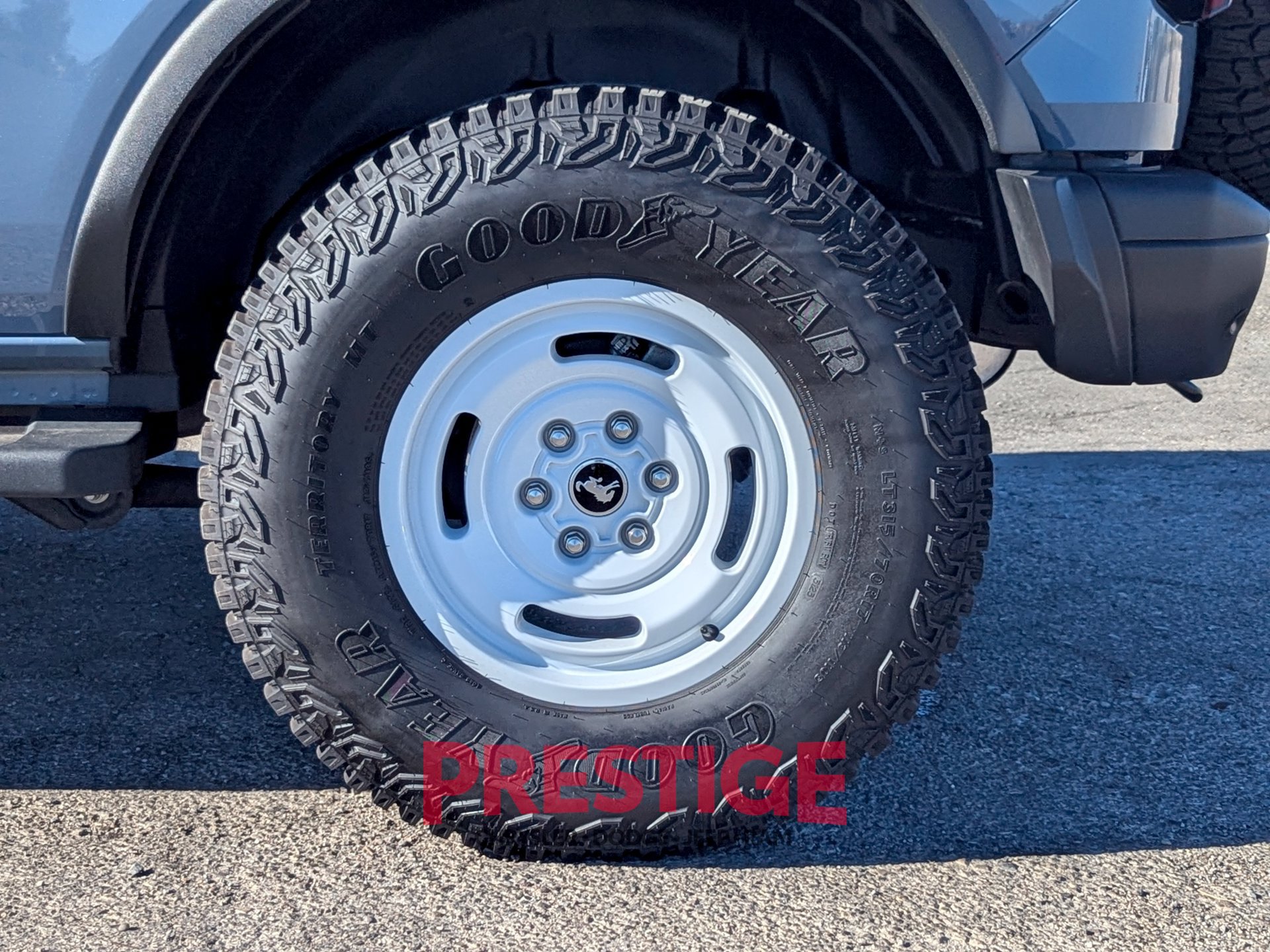 Used 2023 Ford Bronco Heritage Edition AWD/4WD image 11