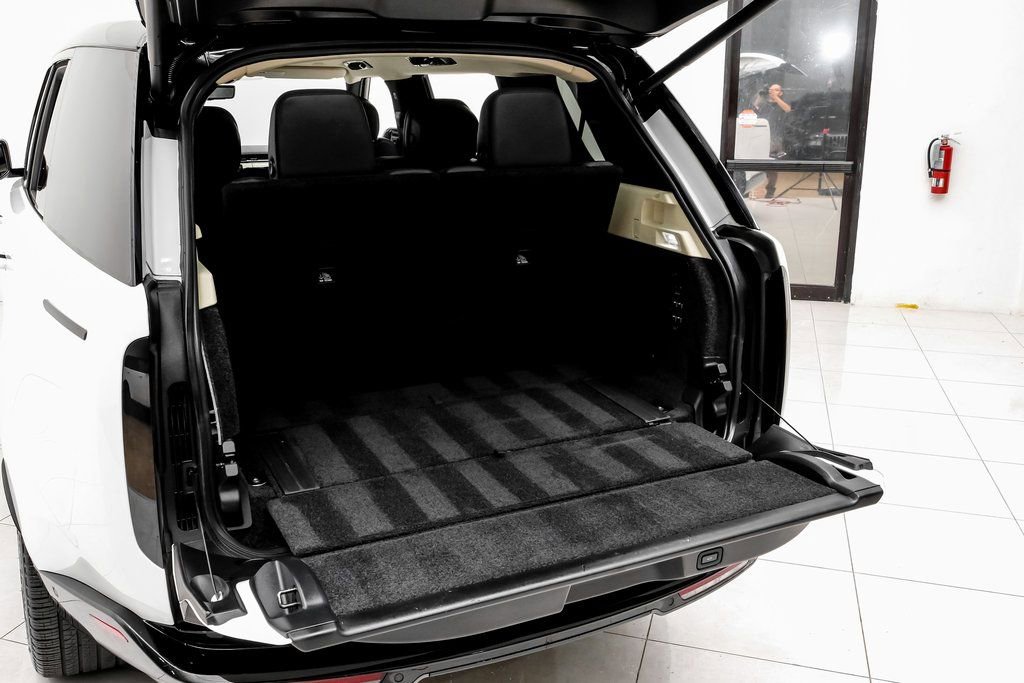 Used 2022 Land Rover Range Rover Long Wheelbase SE image 47