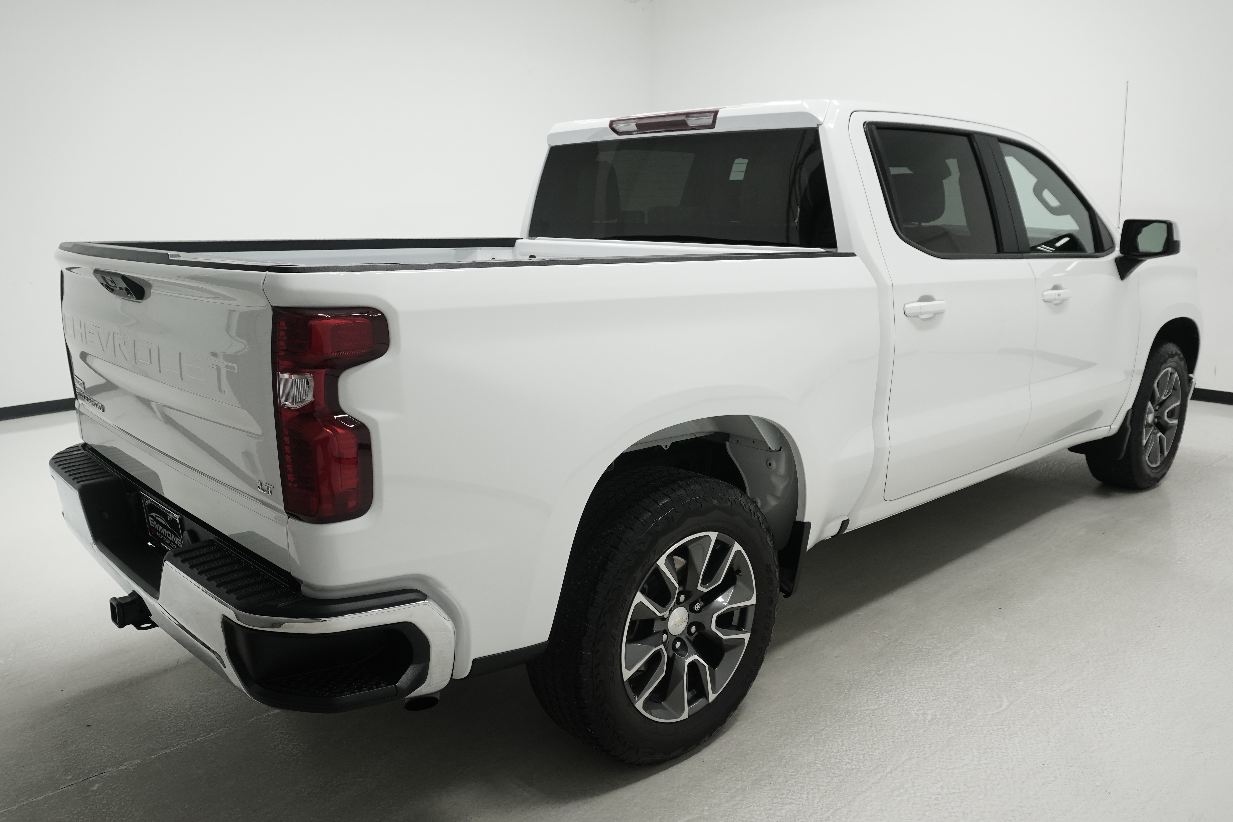 Used 2023 Chevrolet Silverado 1500 LT RWD image 4