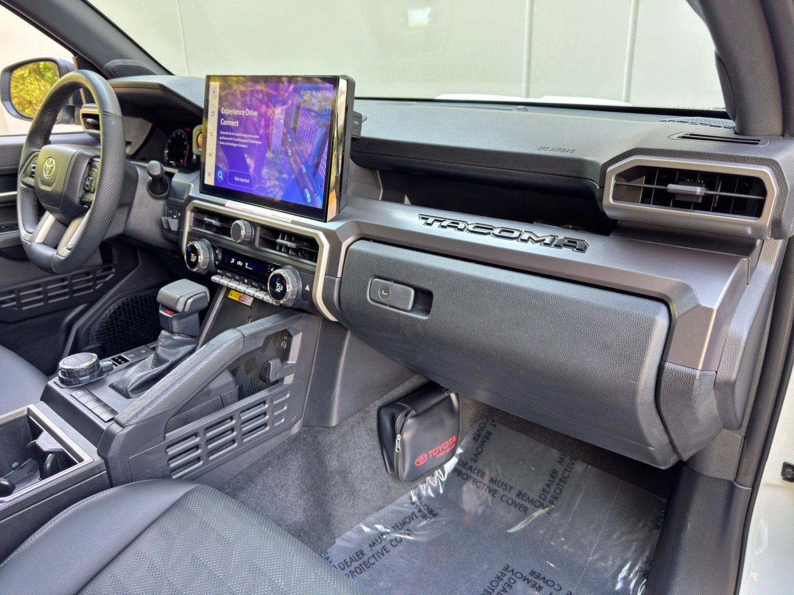 Used 2024 Toyota Tacoma TRD Sport w/ TRD Sport Premium Package AWD/4WD image 15