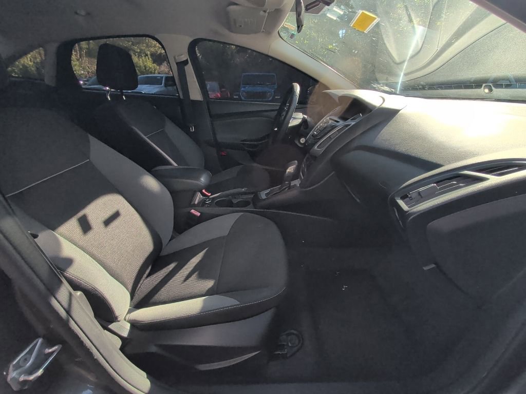 Used 2012 Ford Focus SE FWD image 15
