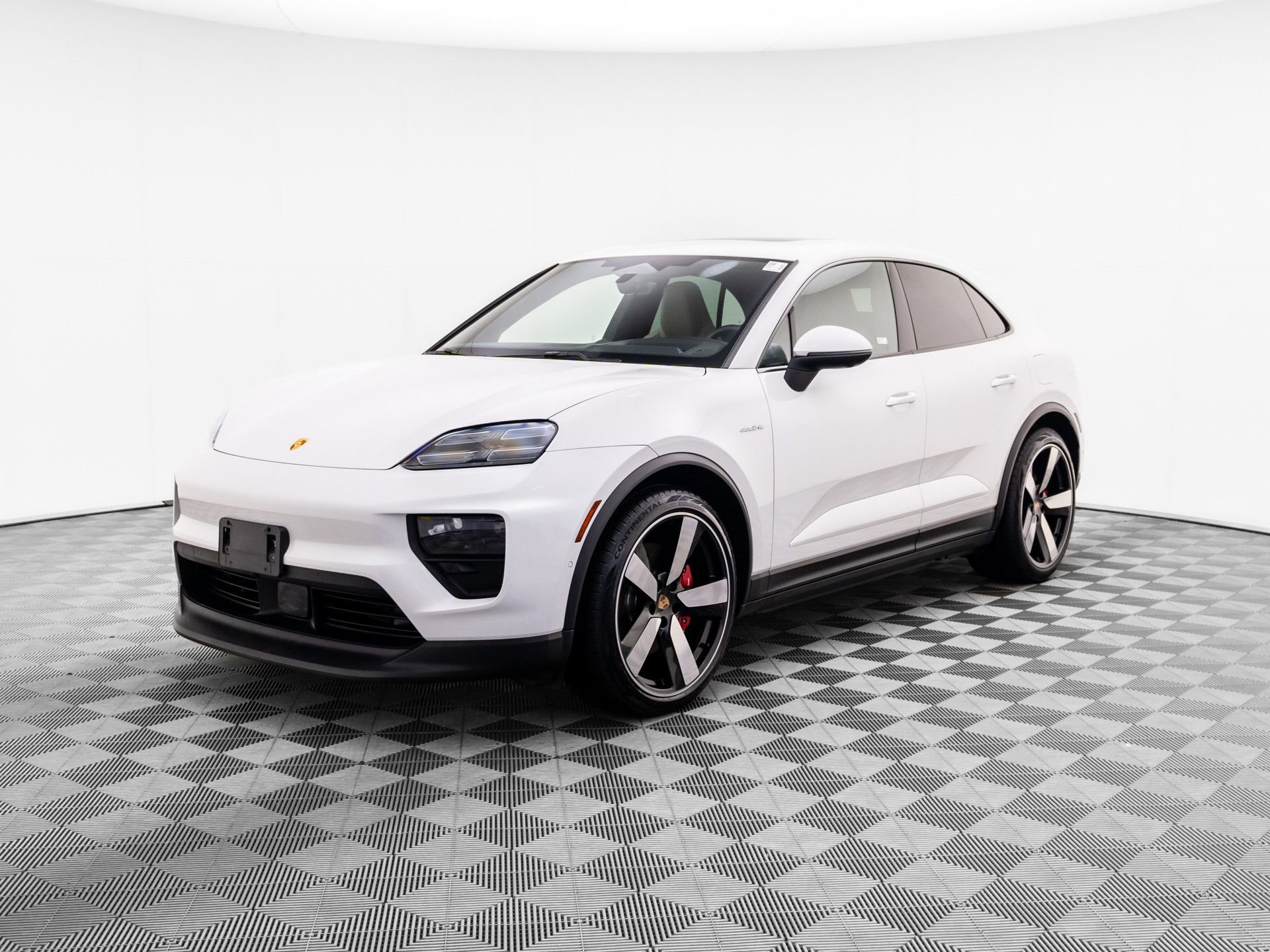 Certified 2025 Porsche Macan 4S Electric image 1