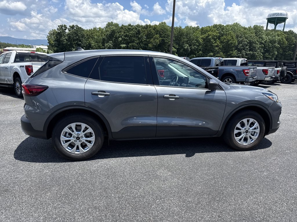 Used 2026 Ford Escape Active w/ Cold Weather Package FWD image 8