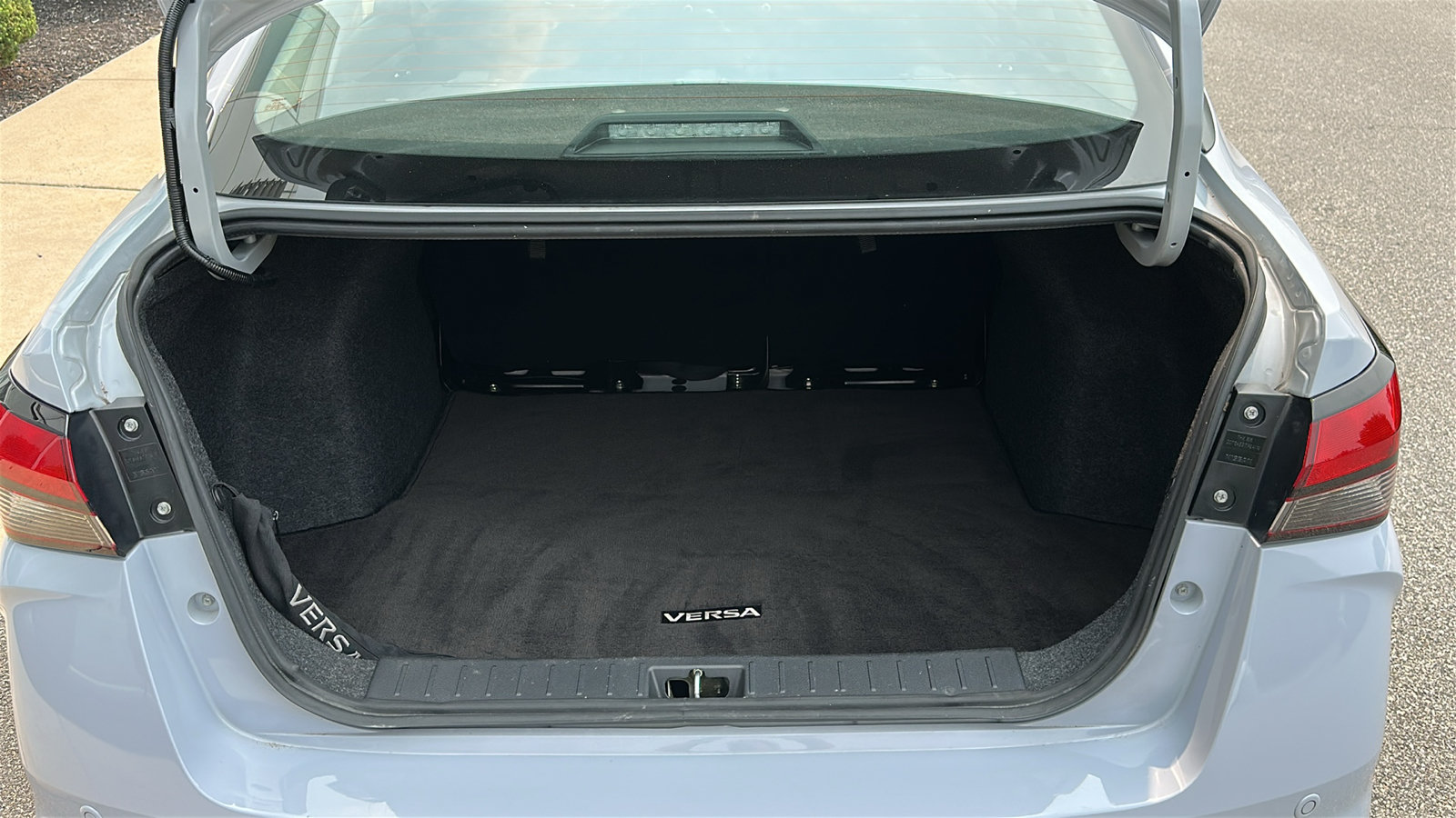 Certified 2023 Nissan Versa SR w/ Trunk Package FWD image 6