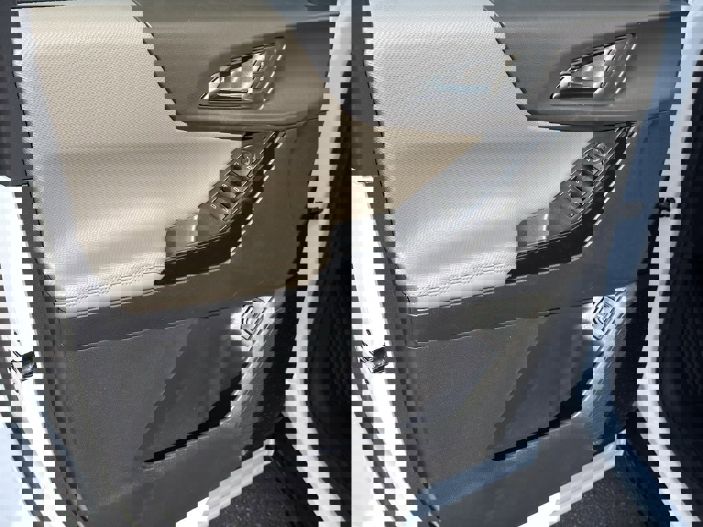 New 2026 Chevrolet Equinox LT w/ Convenience Package II image 9