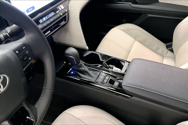 Used 2026 Toyota Camry XLE AWD/4WD image 17