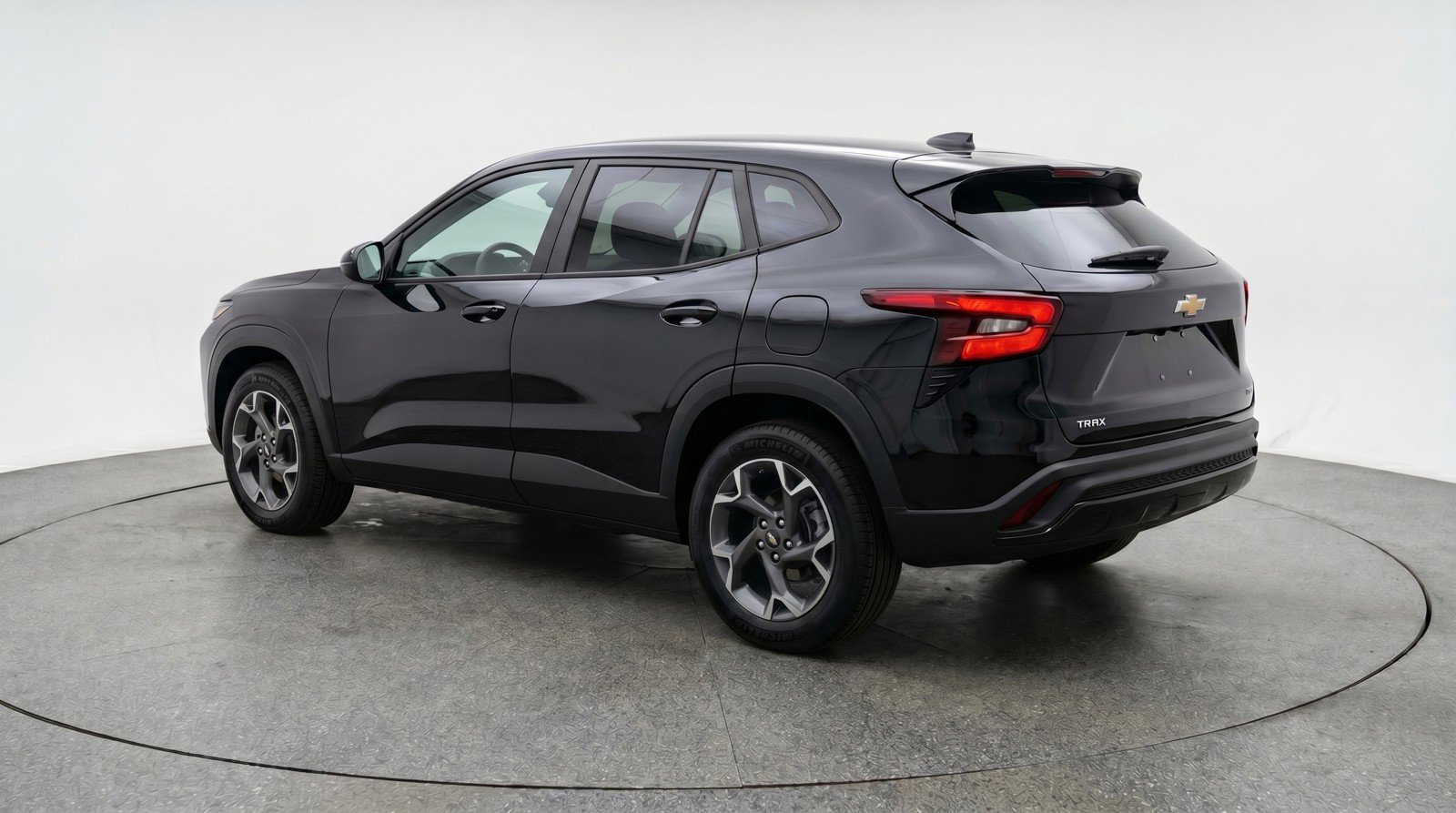 Used 2025 Chevrolet Trax LT w/ LT Convenience Package FWD image 6