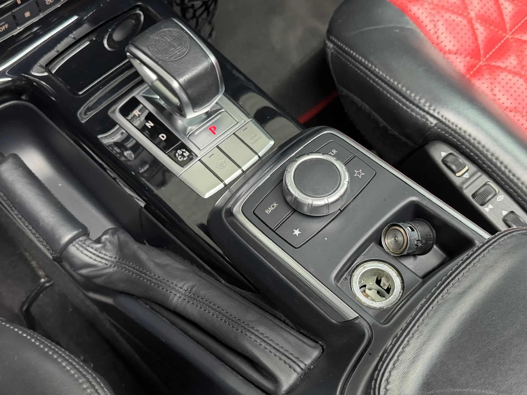 Used 2014 Mercedes-Benz G 63 AMG 4MATIC image 21