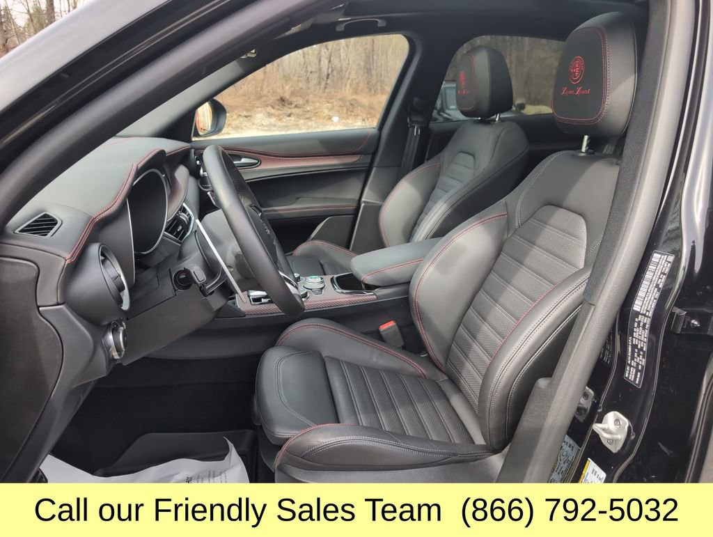 Used 2024 Alfa Romeo Stelvio Quadrifoglio image 11