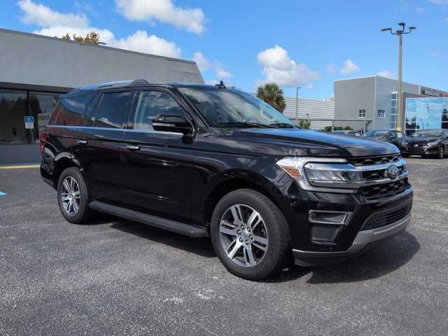 Used 2024 Ford Expedition Limited image 2