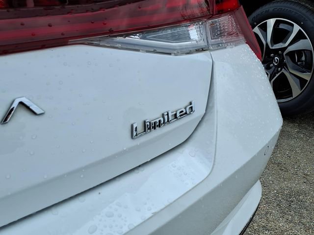Used 2021 Hyundai Elantra Limited image 8